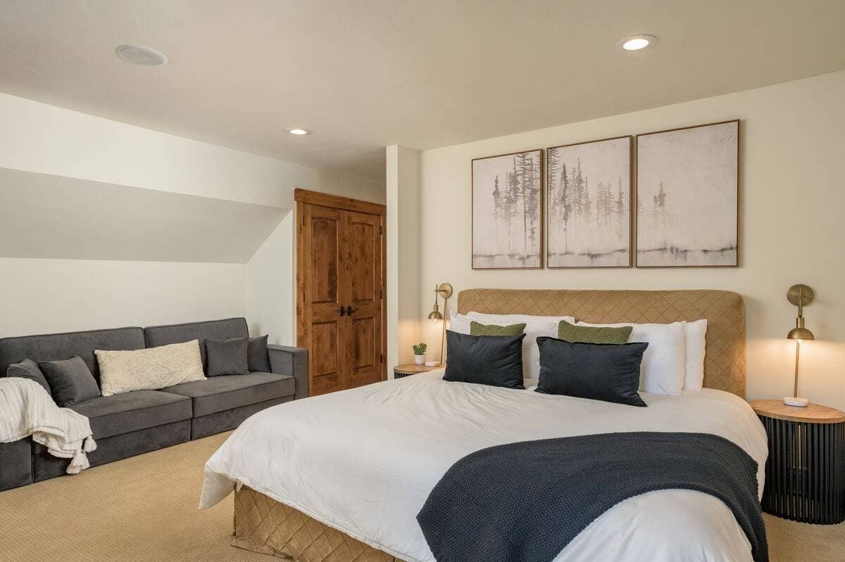 Four Sisters - Image 68