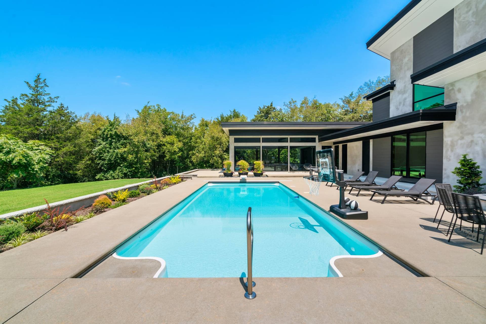 Nashville Sanctuary - Image 2