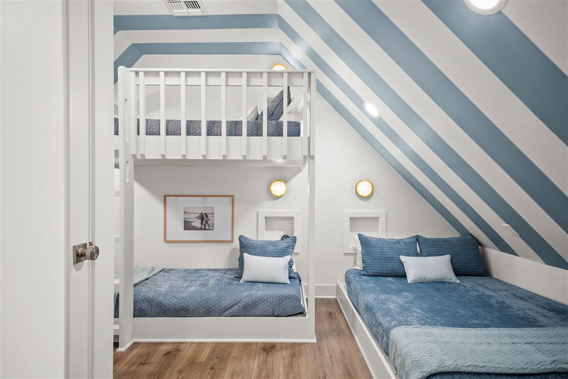 Ocean Paradise - Image 24