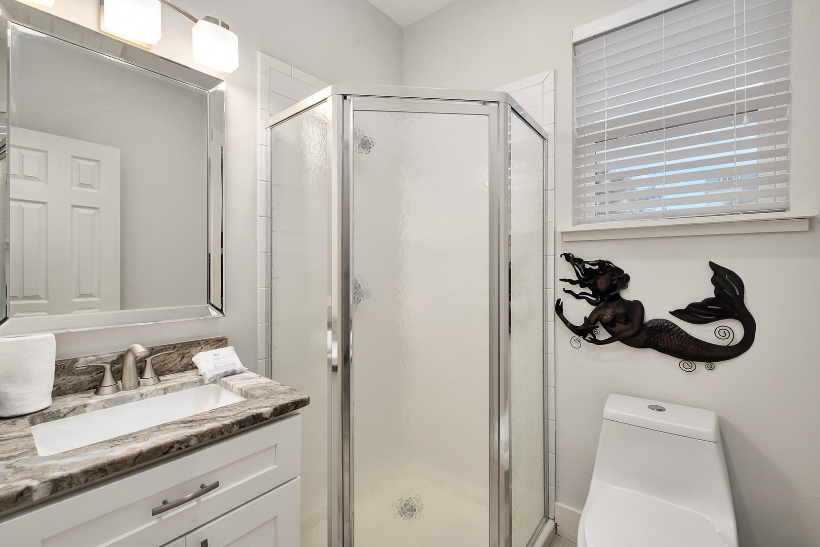 Latitudes - Image 31