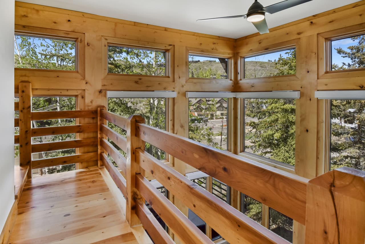 Mountain Crest Home - Image 10