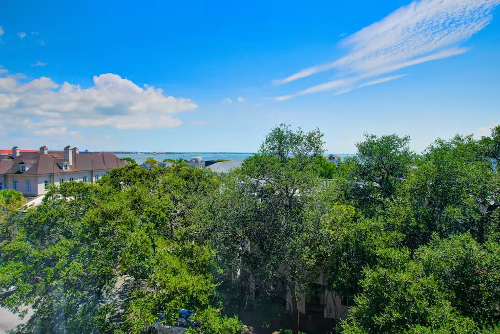 Rainbow Row Pied-À-Terre - Image 22