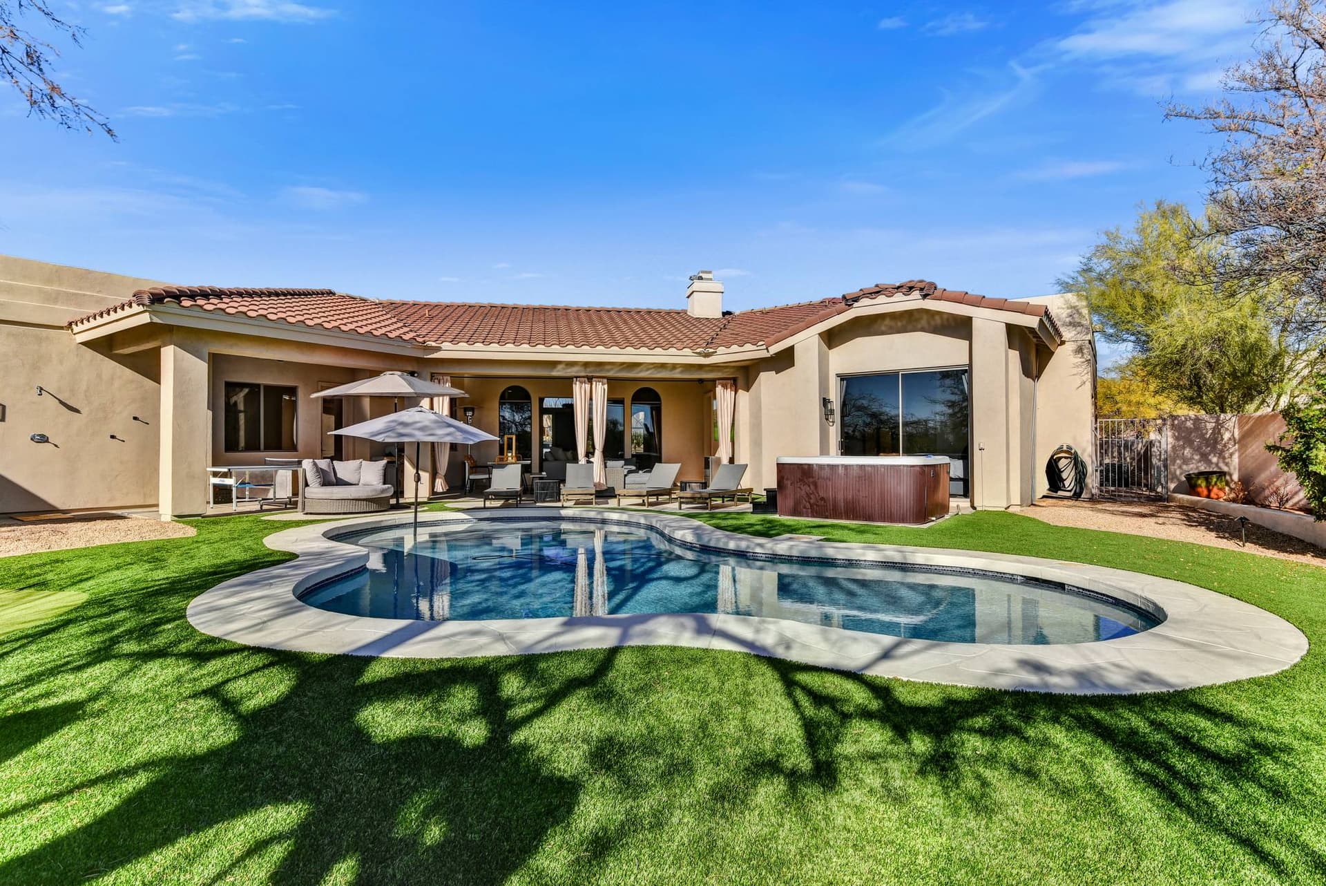 Pinnacle Peak Escape - Image 2