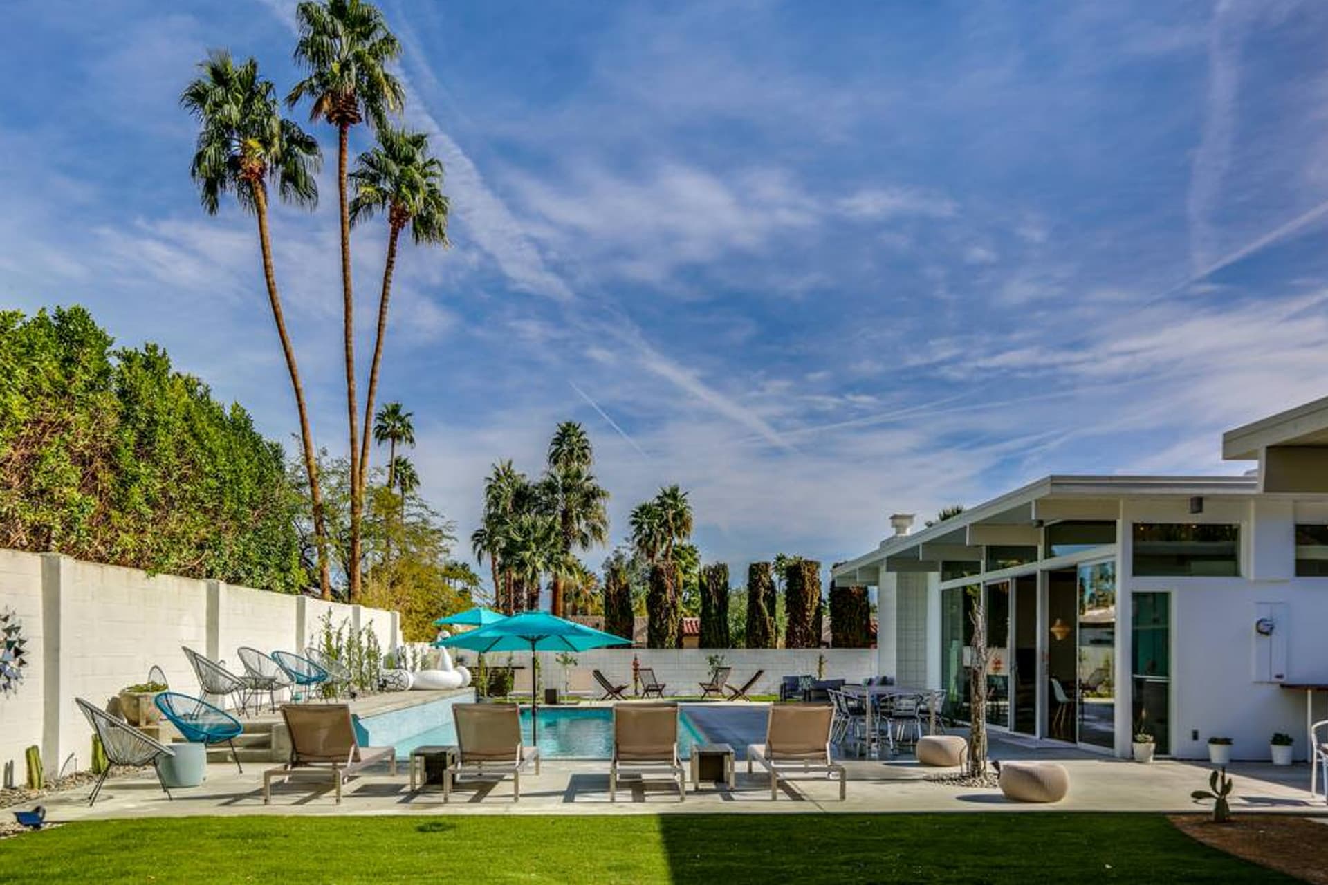 Regal Contemporary House - Image 24