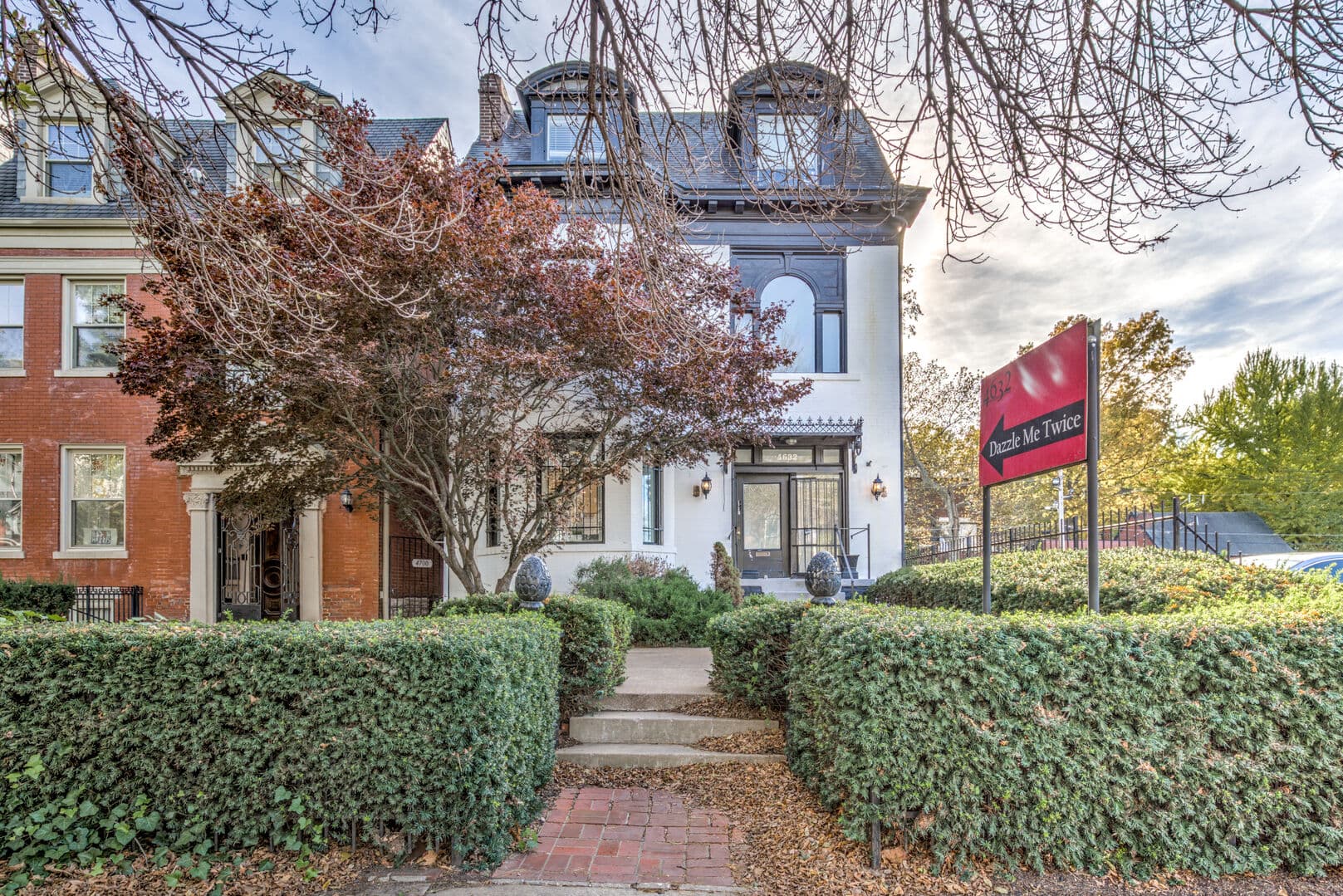 Lenox Comfort Corner - Image 25