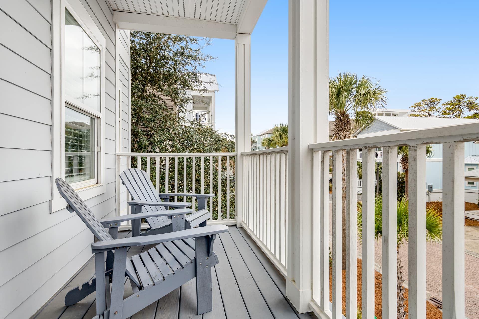 Porches N' Paradise House - Image 37