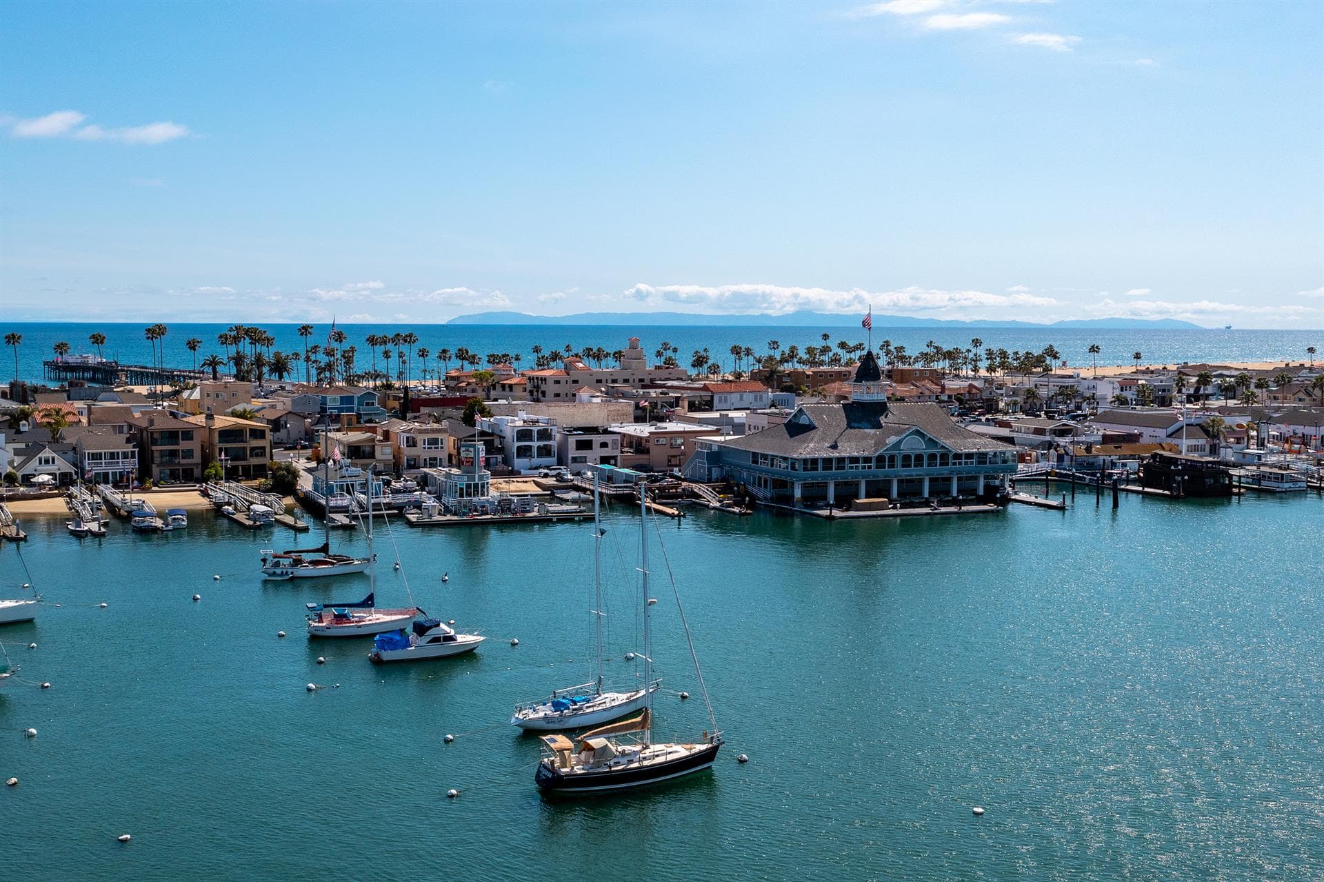 Harbor Beach Escape - Image 36