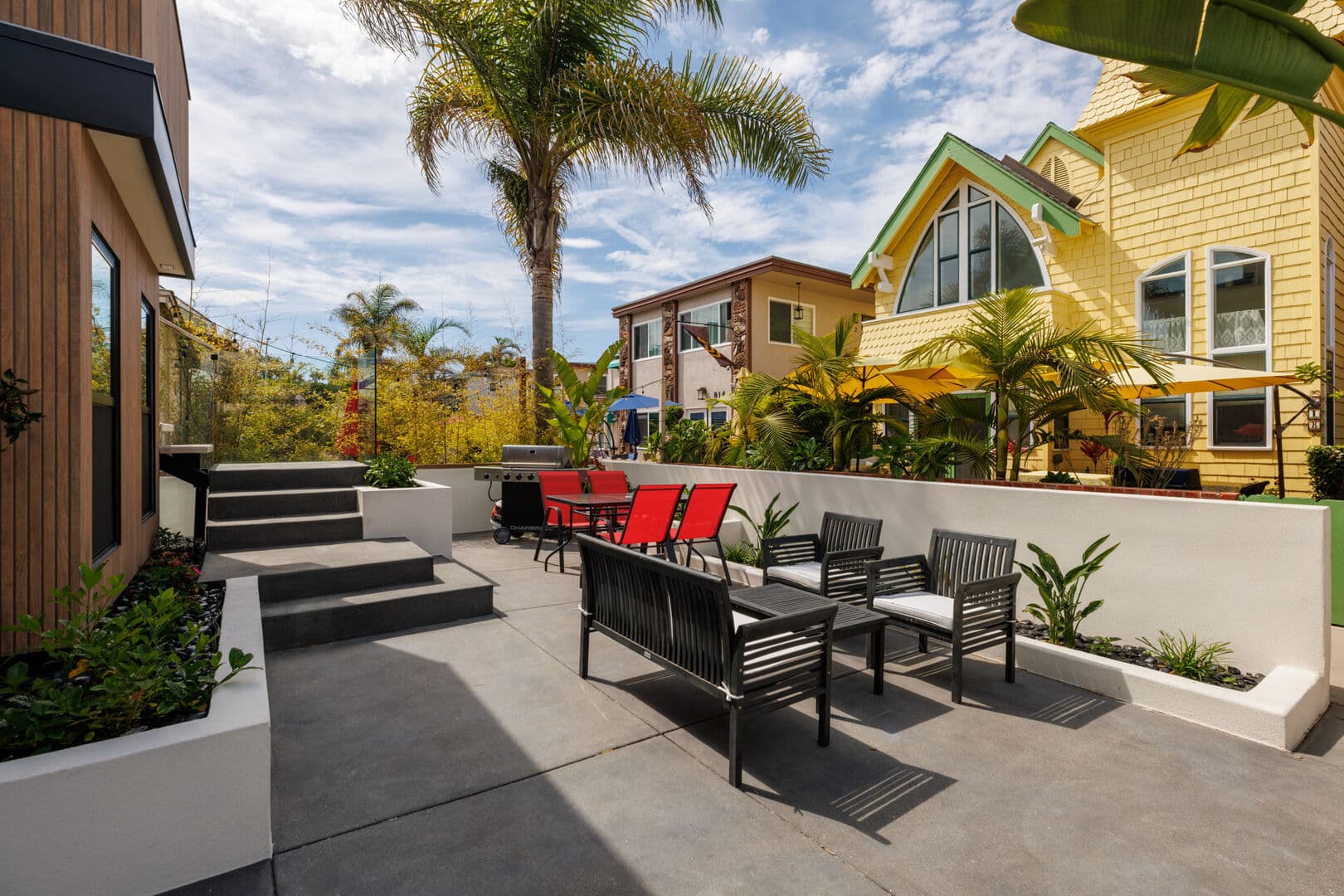 Modern Beach Vibes (Lower) - Image 18