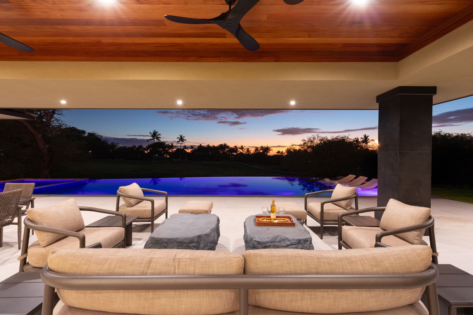 Hawaiian Elegance - Image 70