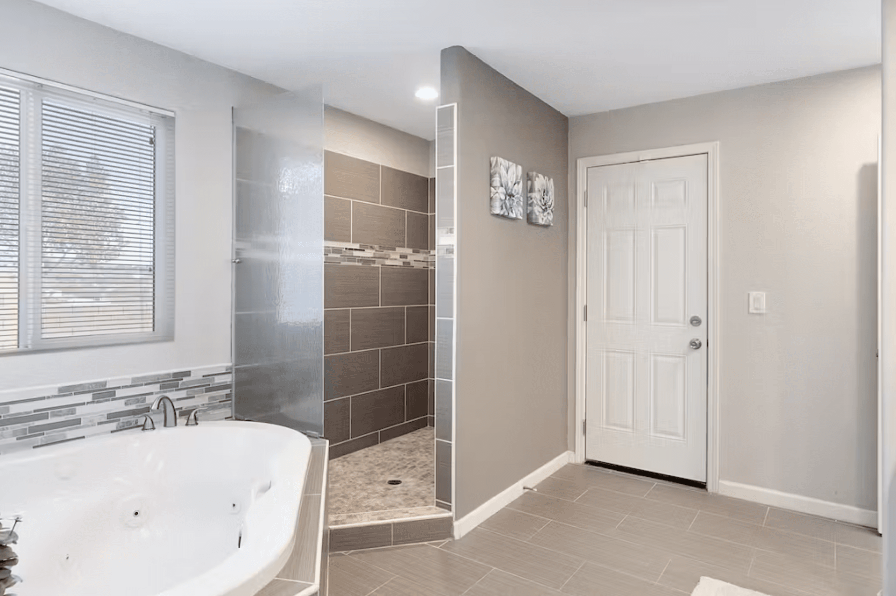 Hotwell Painted Hills Place - Image 15