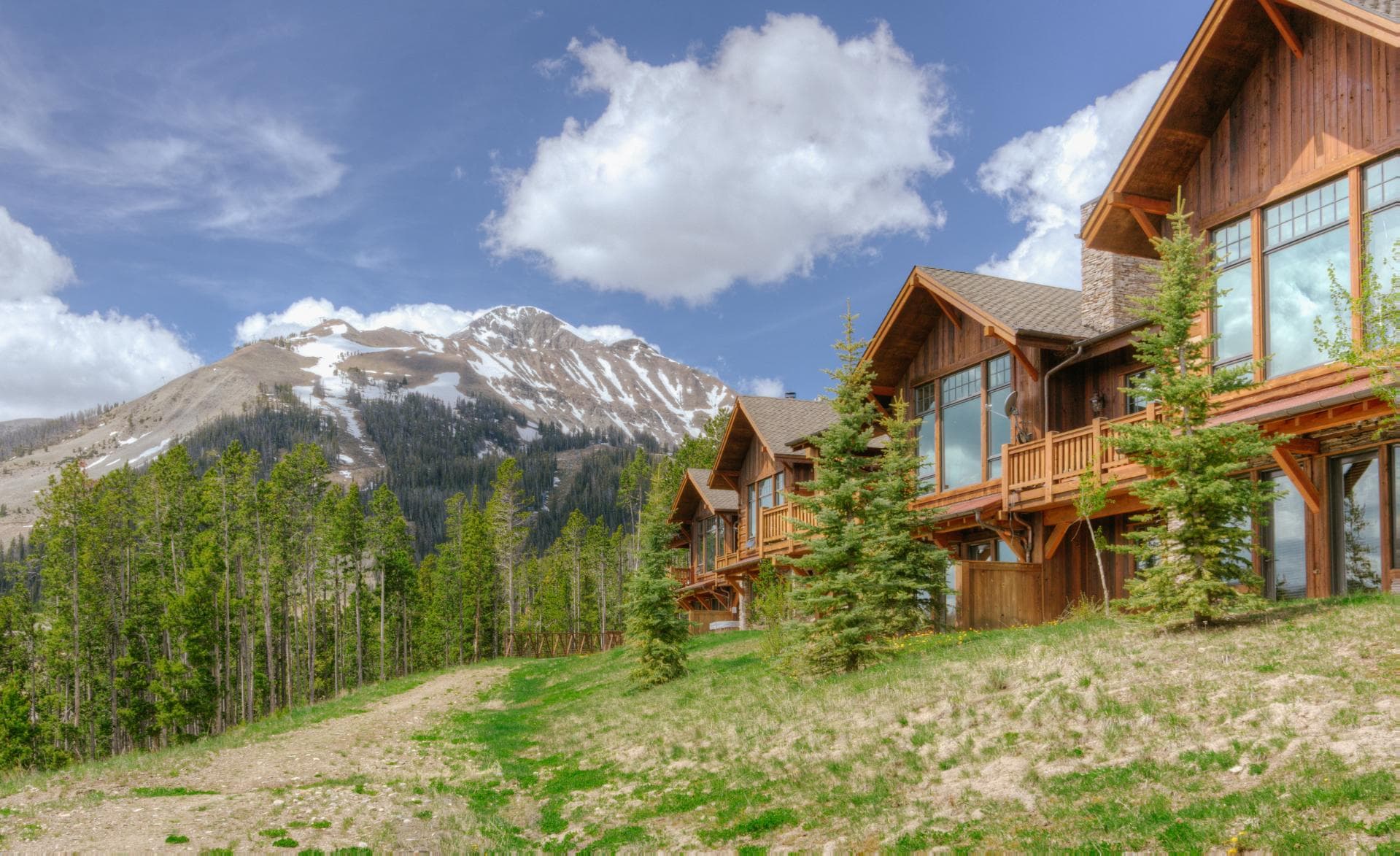 Big View Luxury Suite - Image 29