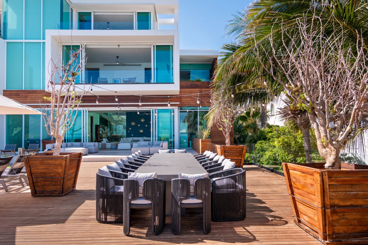 Private Beachfront in Palmilla - Image 8