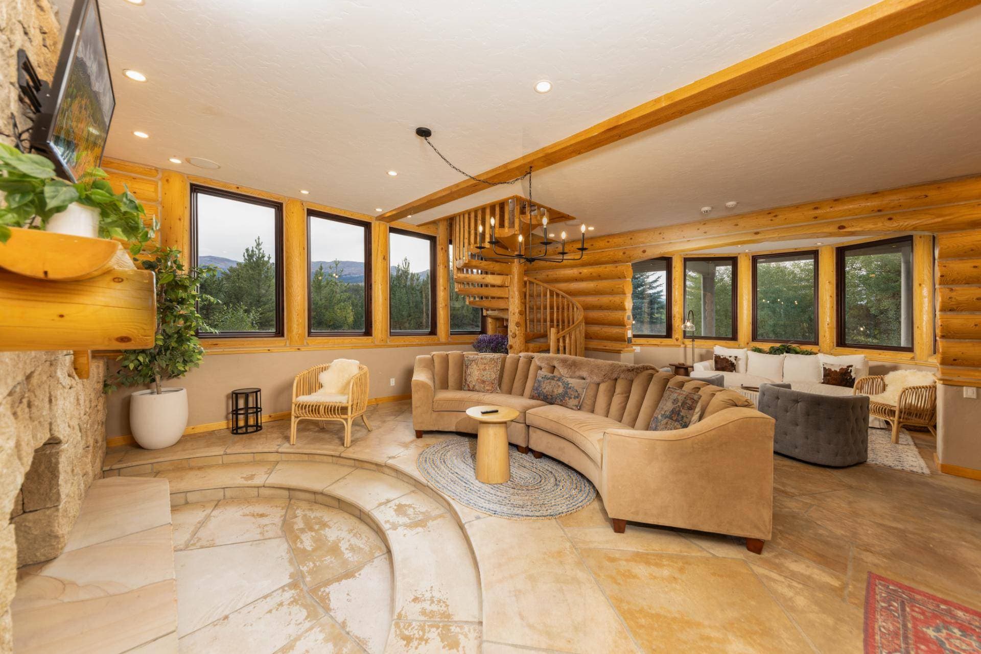 Modern Ski Home - Image 6