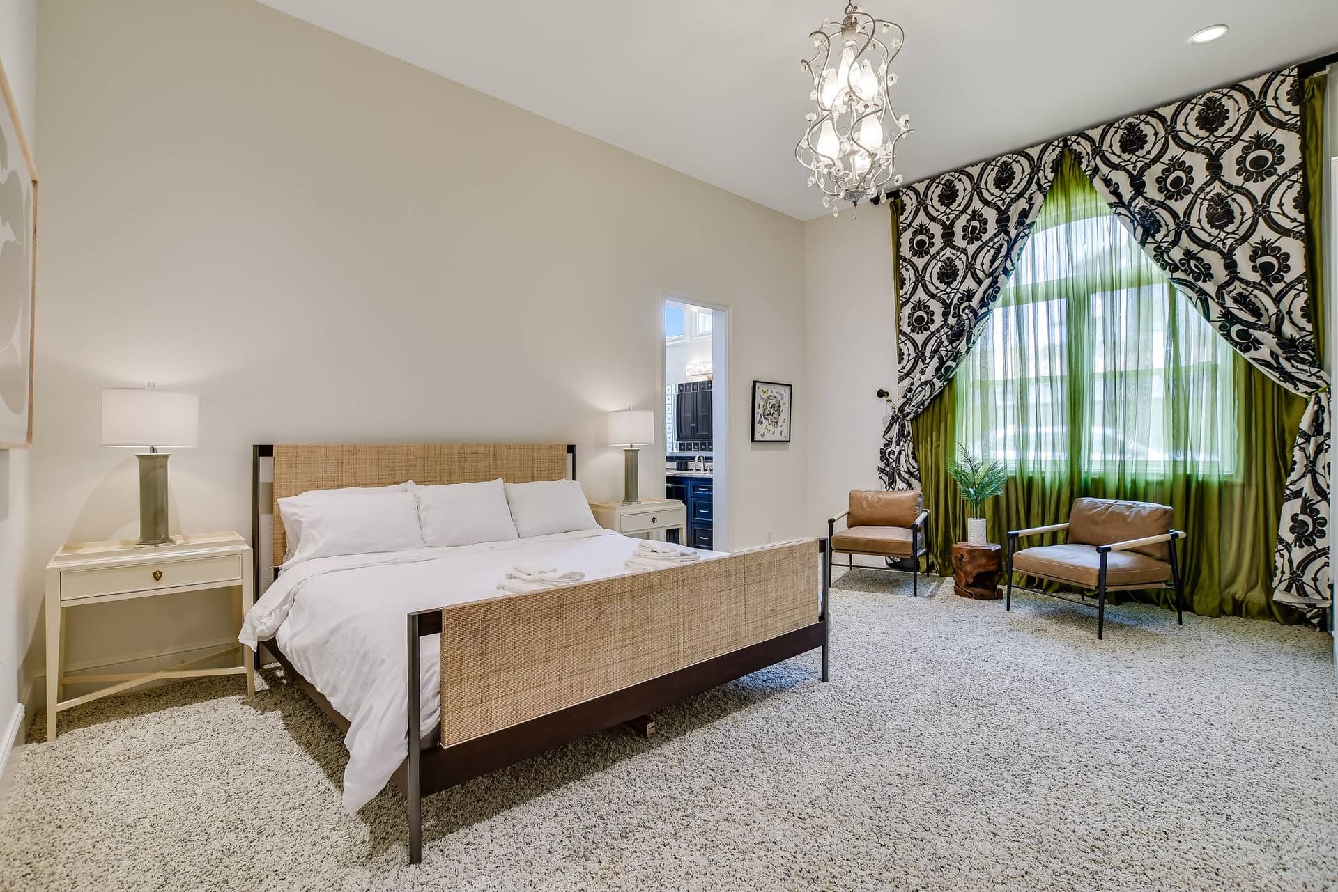 Autograph on Lake Austin - Image 18