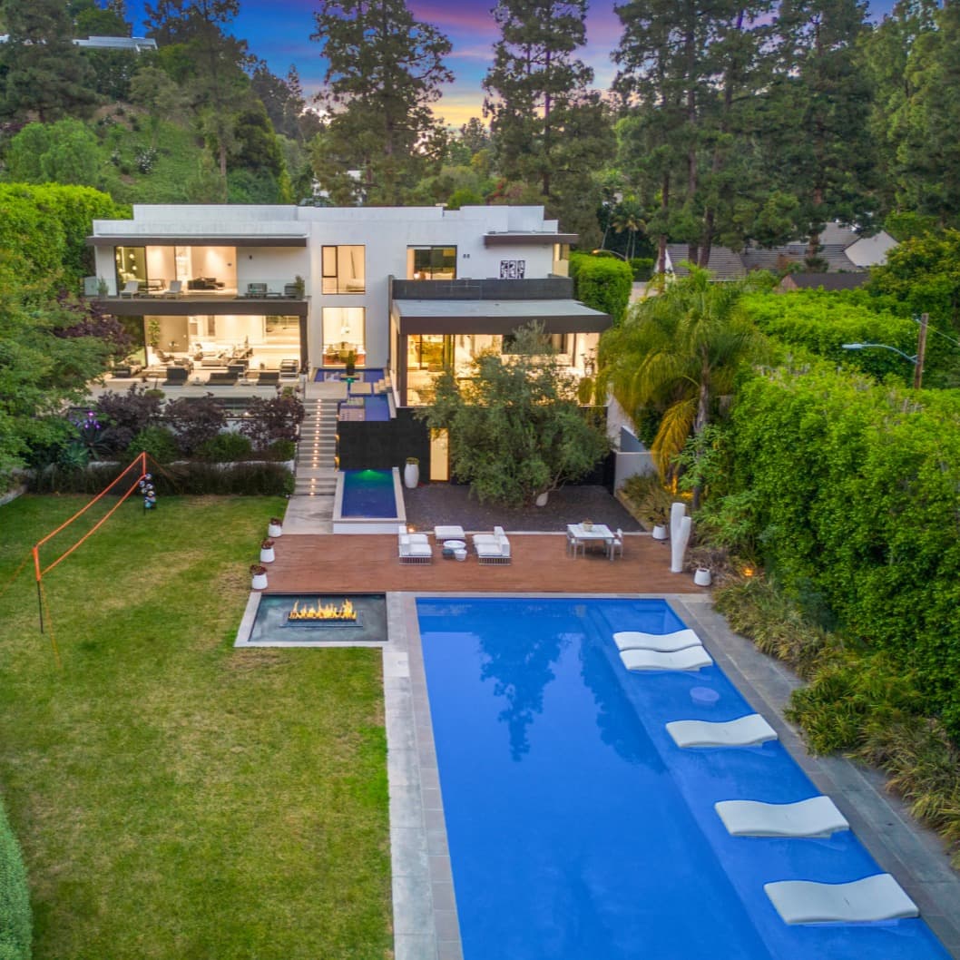 Lago Vista Modern - Image 1