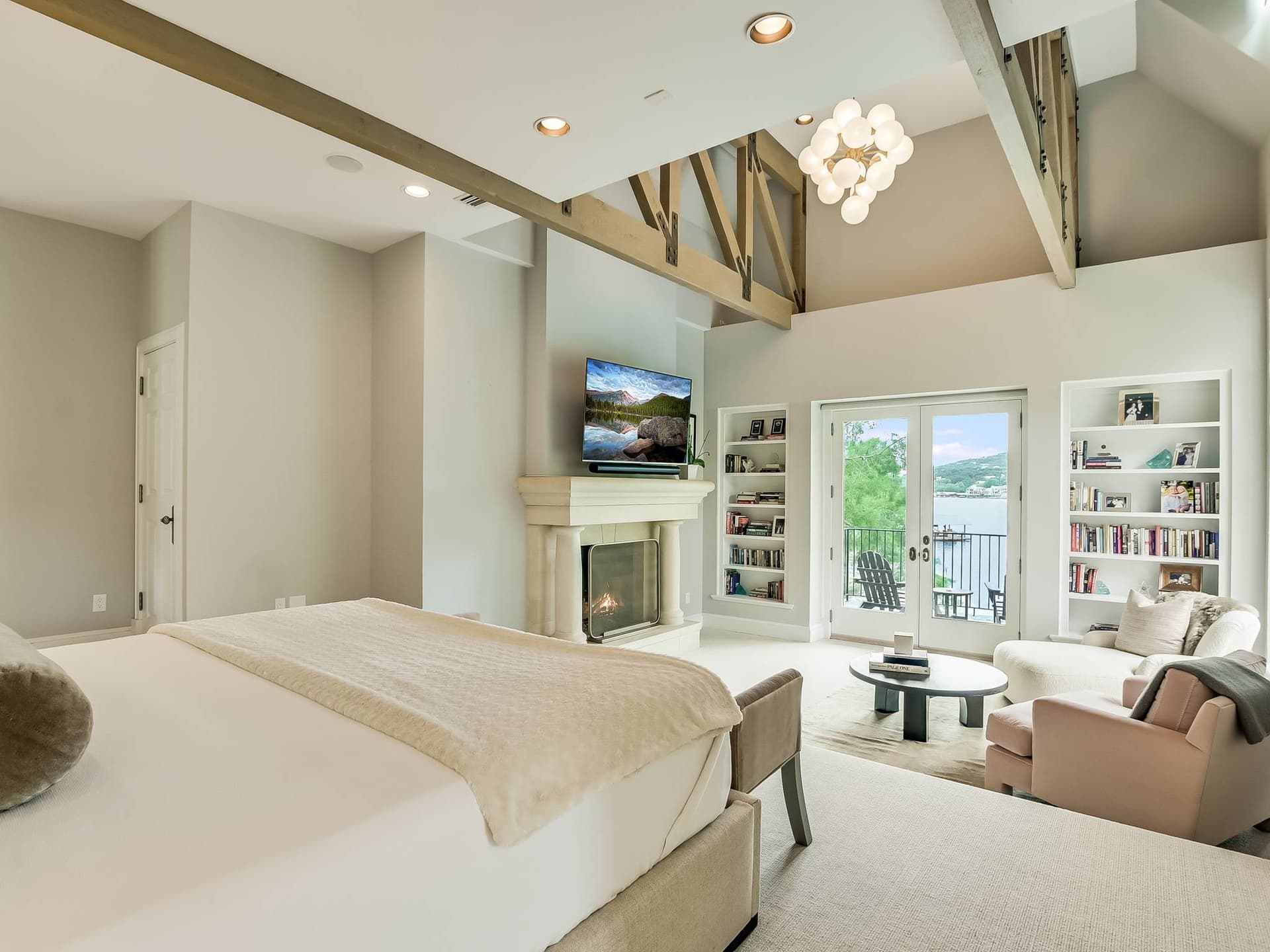 Manor on Lake Austin - Image 31