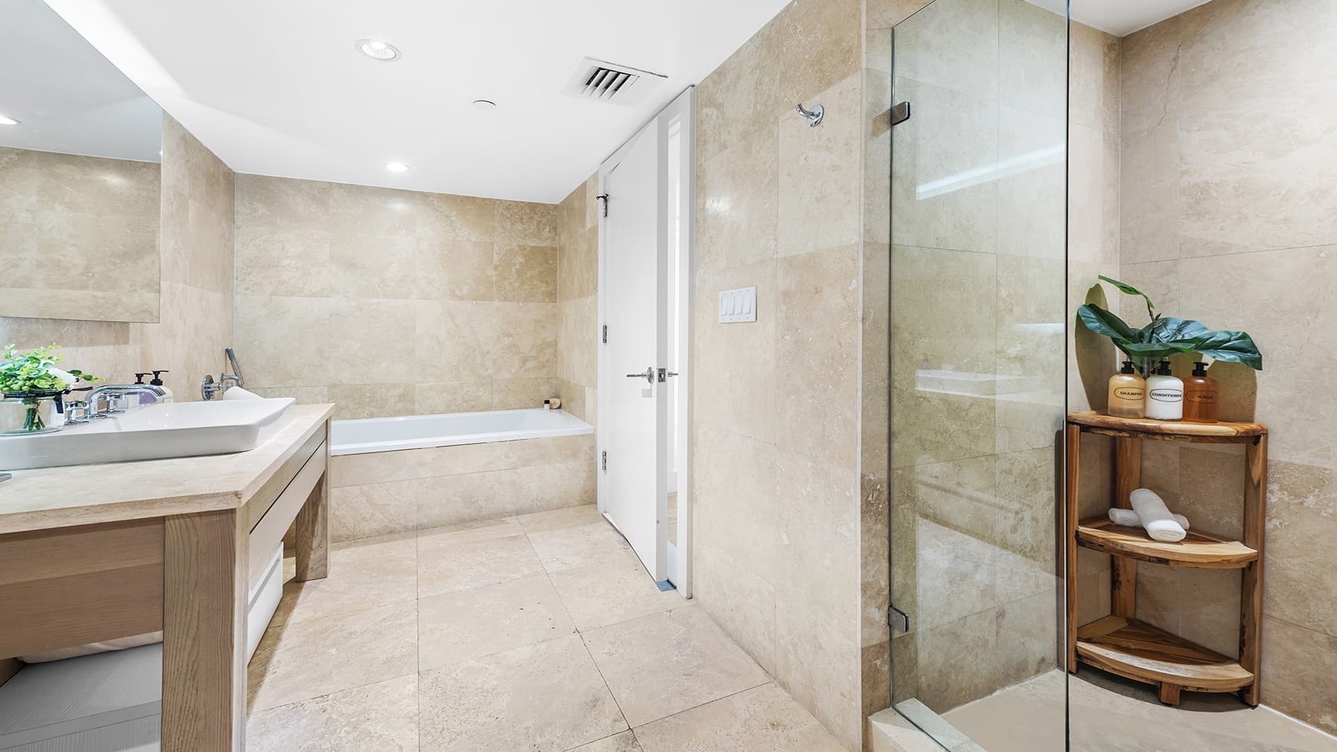 1 Hotel & Homes Residence #1412 - Image 18