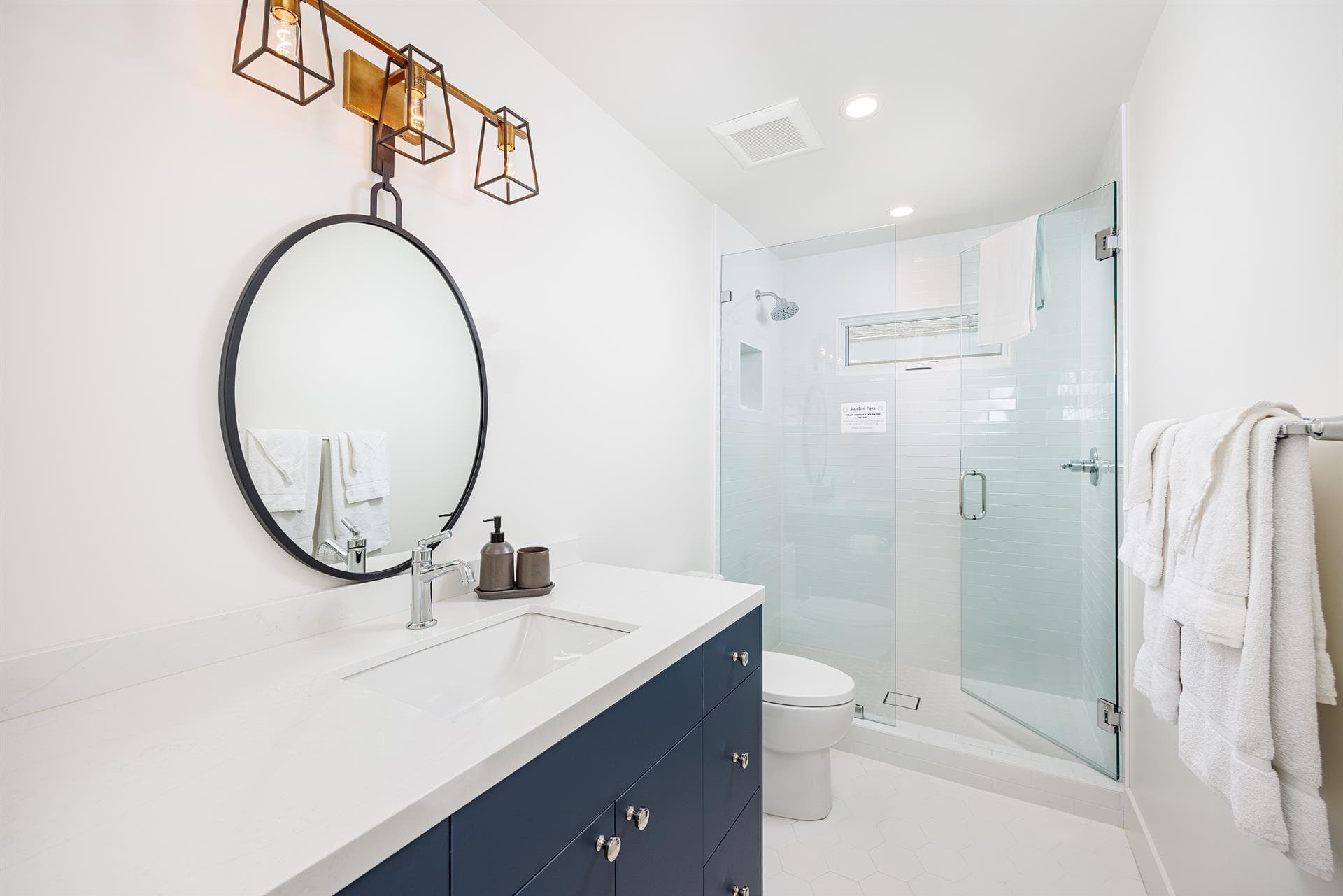 Sun Deck Haven - Image 12