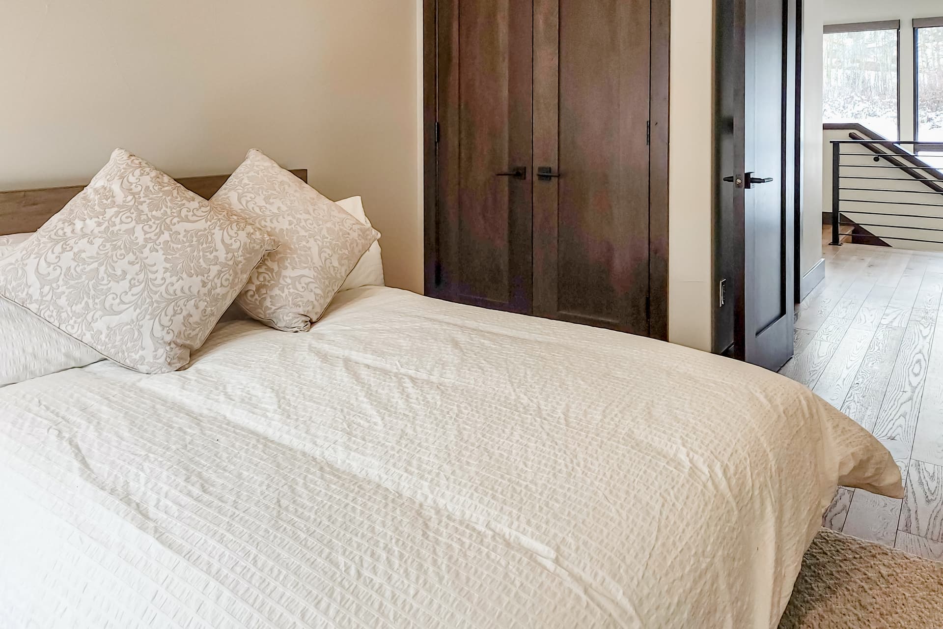 Slice of Silverthorne House - Image 14