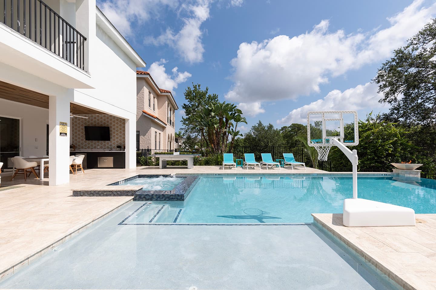 The Glamorous Getaway - Image 50