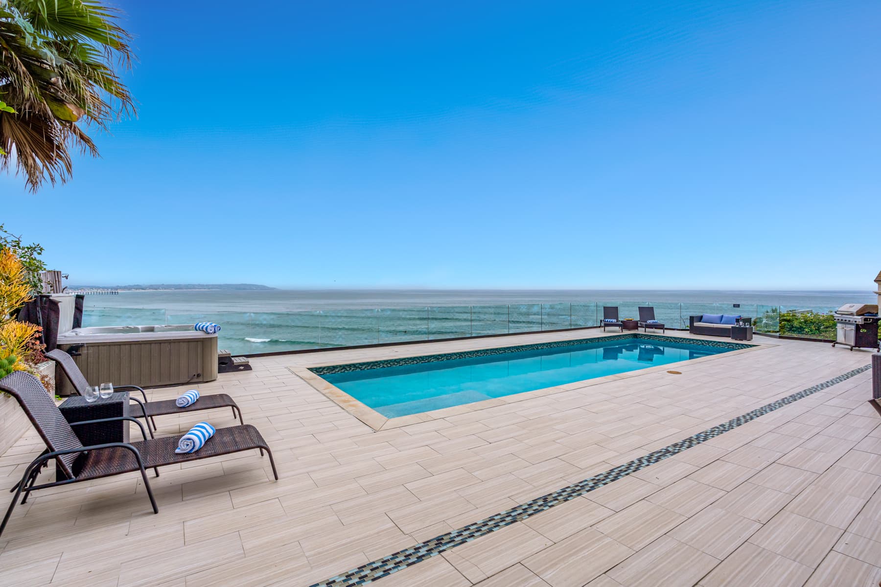 Ocean Front Escape - Image 23