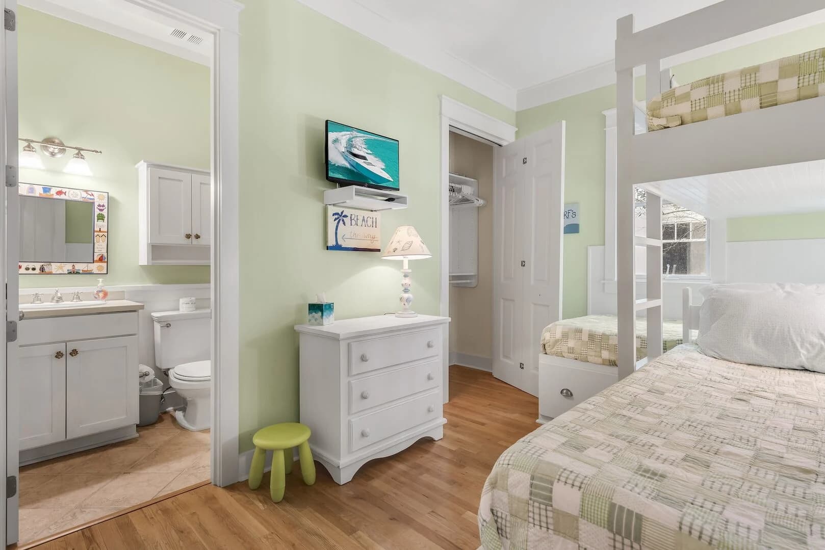 Yaya's Beach Cottage - Image 24