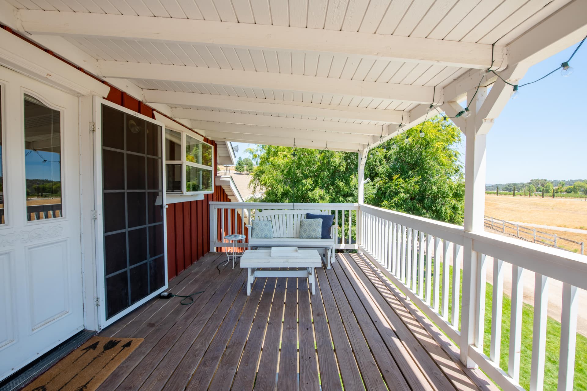 Red Barn Home - Image 24