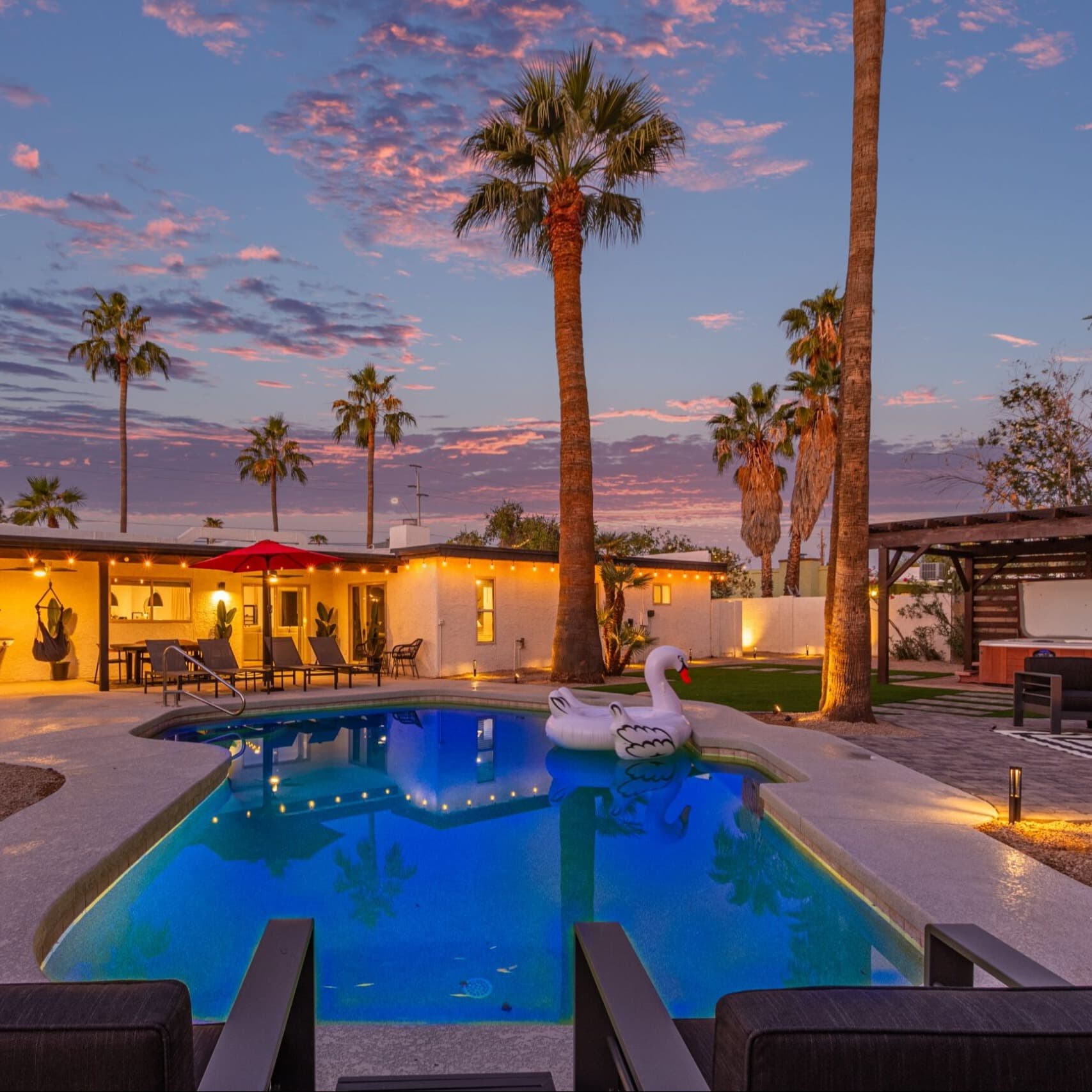 Doce Palmas Retreat - Image 1