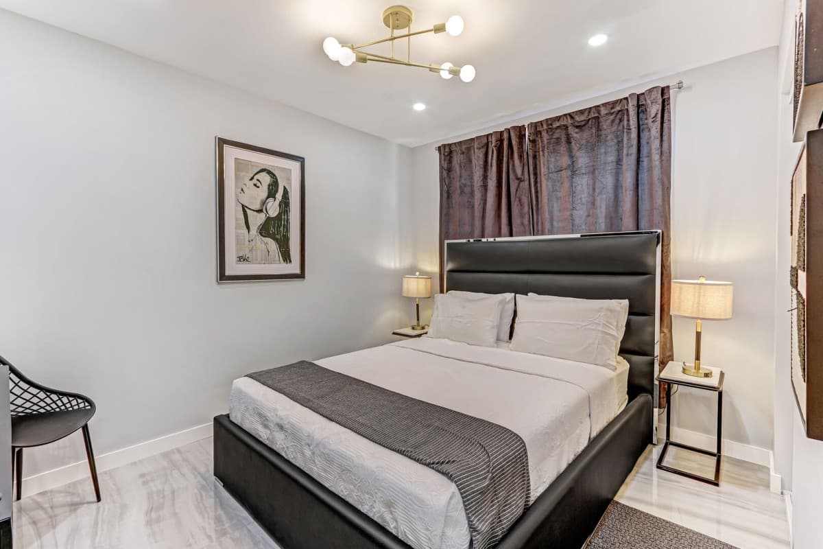 Hallandale Beach Home - Image 11