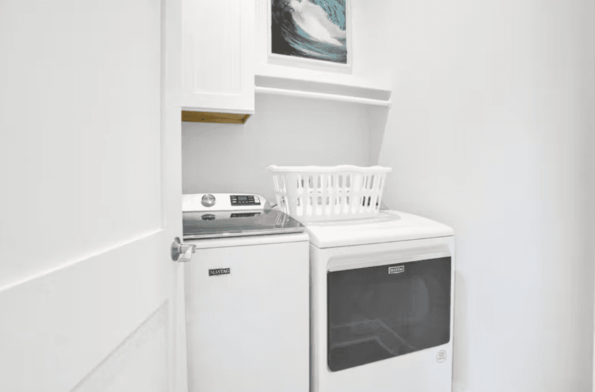 Hook’s Villa - Image 30