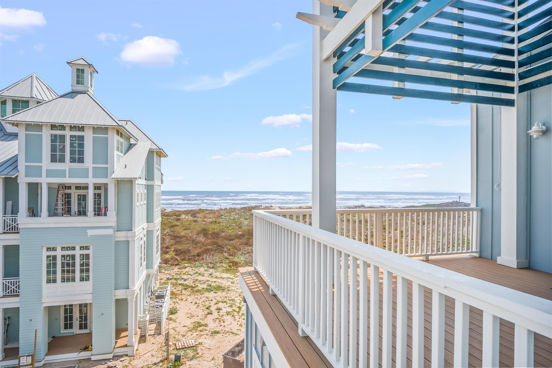 Holiday House - Image 60