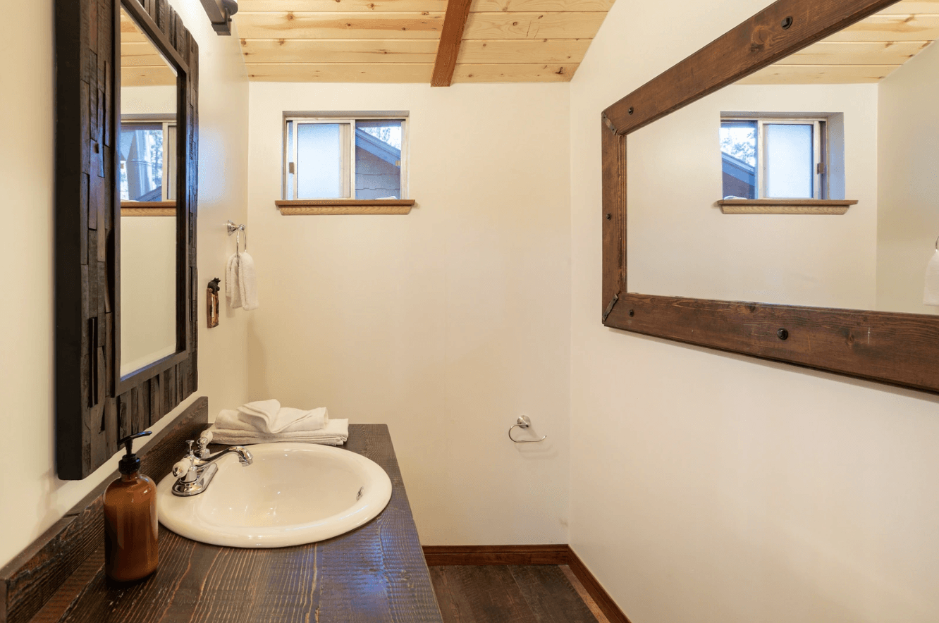 Bear's Lair - Image 20