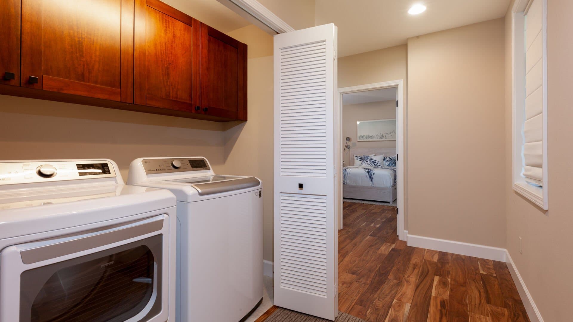 Hawaii Roma - Image 21