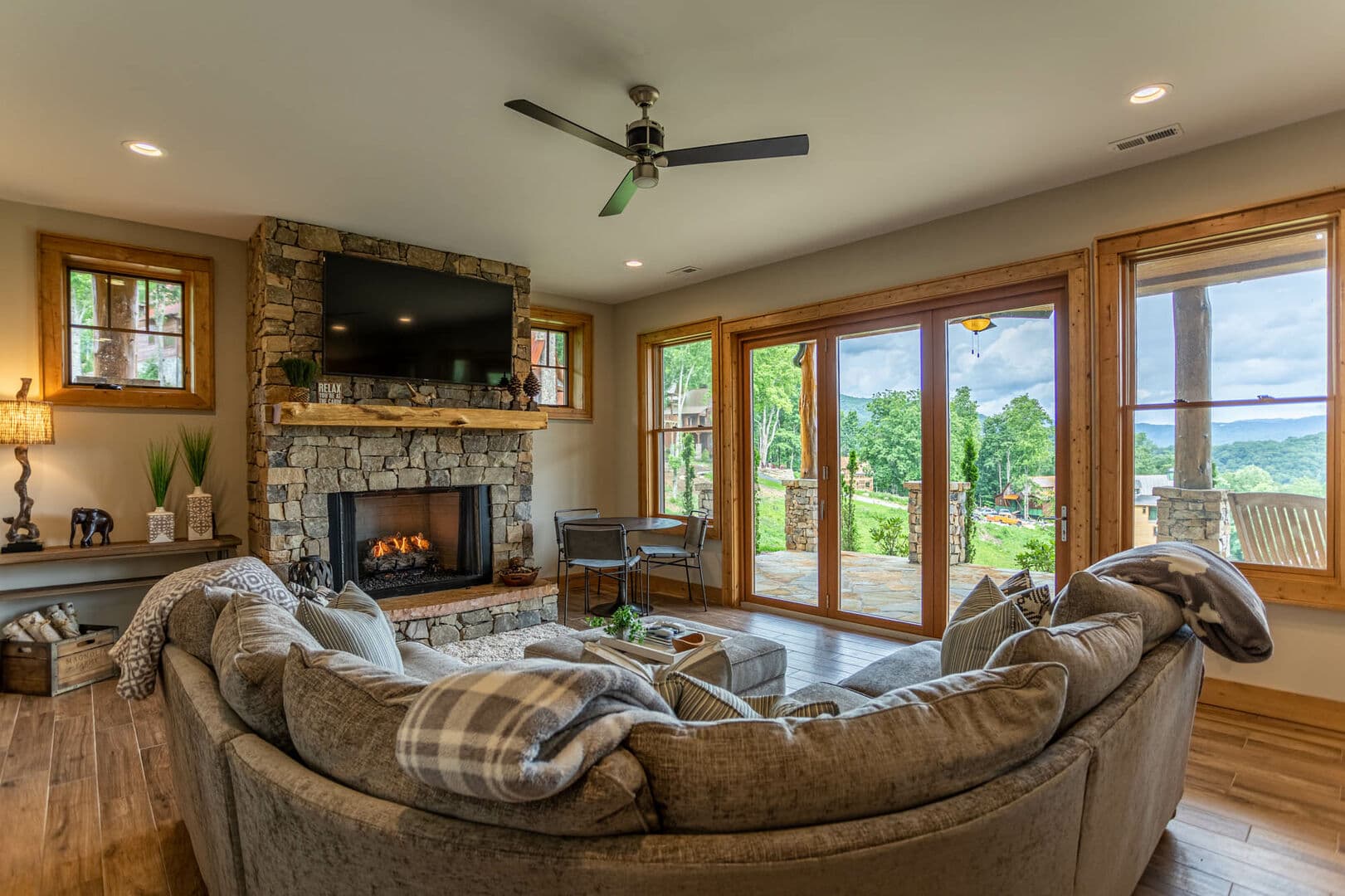 Lazy Bear Home - Image 17