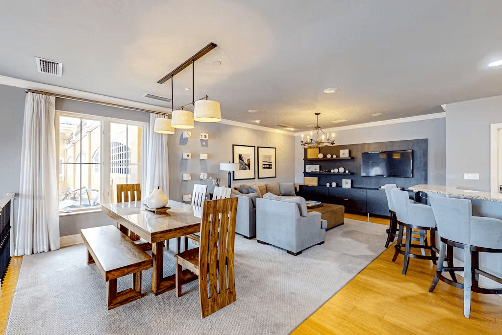 Belle Harbor Charm - Image 3