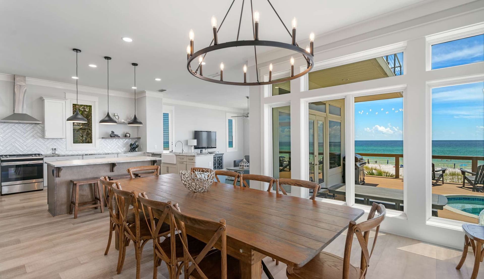 Latitudes Manor - Image 11