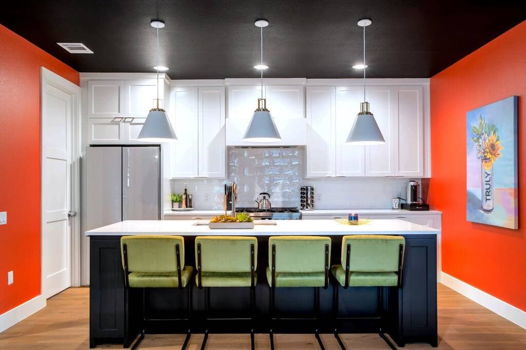 Queen's Gambit - Image 3