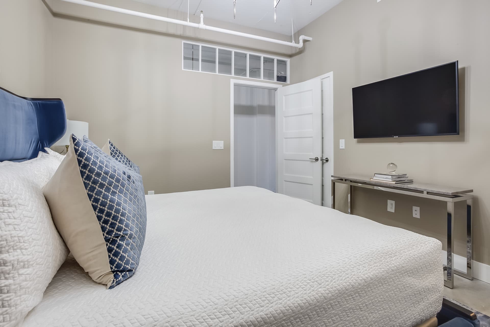 Neptune Loft - Image 14