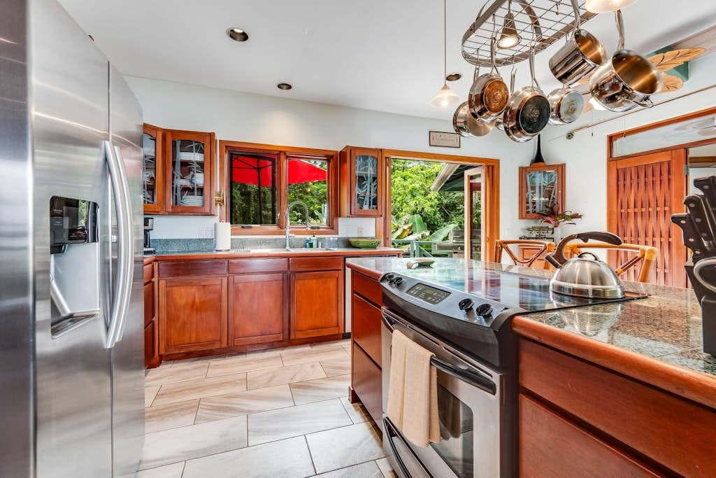 Manini Beachfront Getaway - Image 9