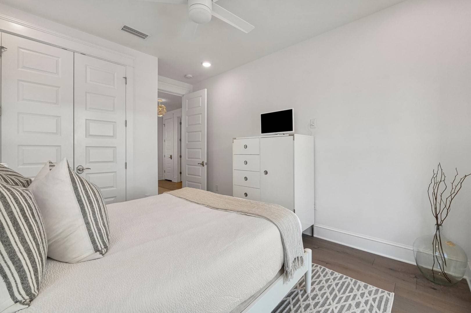 Palm Tree Paradise - Image 25