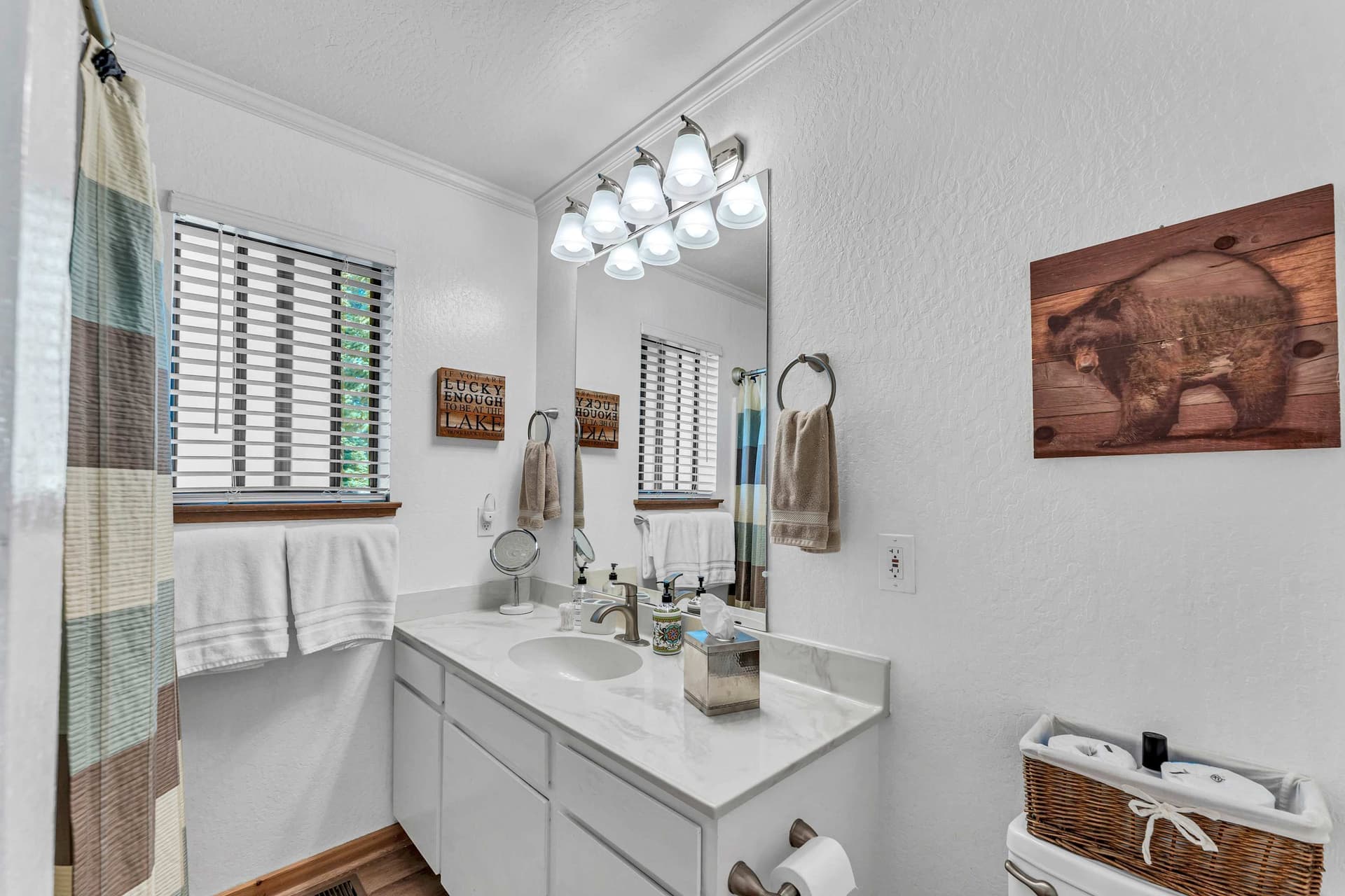 Big Bear Chalet - Image 31