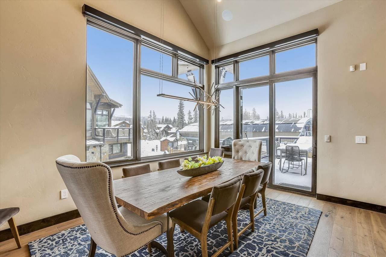 Falcon Haus - Image 7