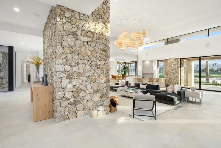 Bravo Beach House - Image 2