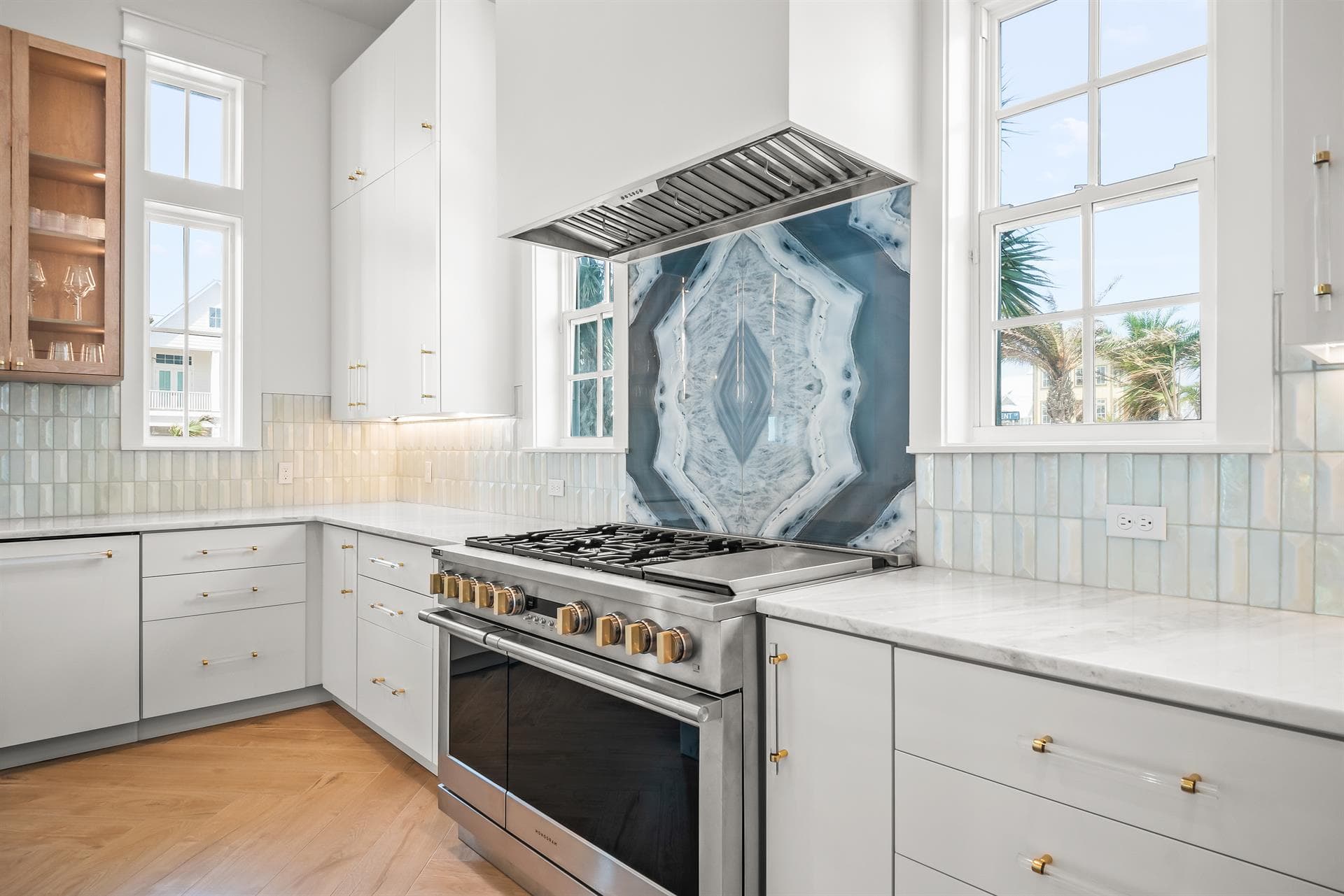 Holiday House - Image 14