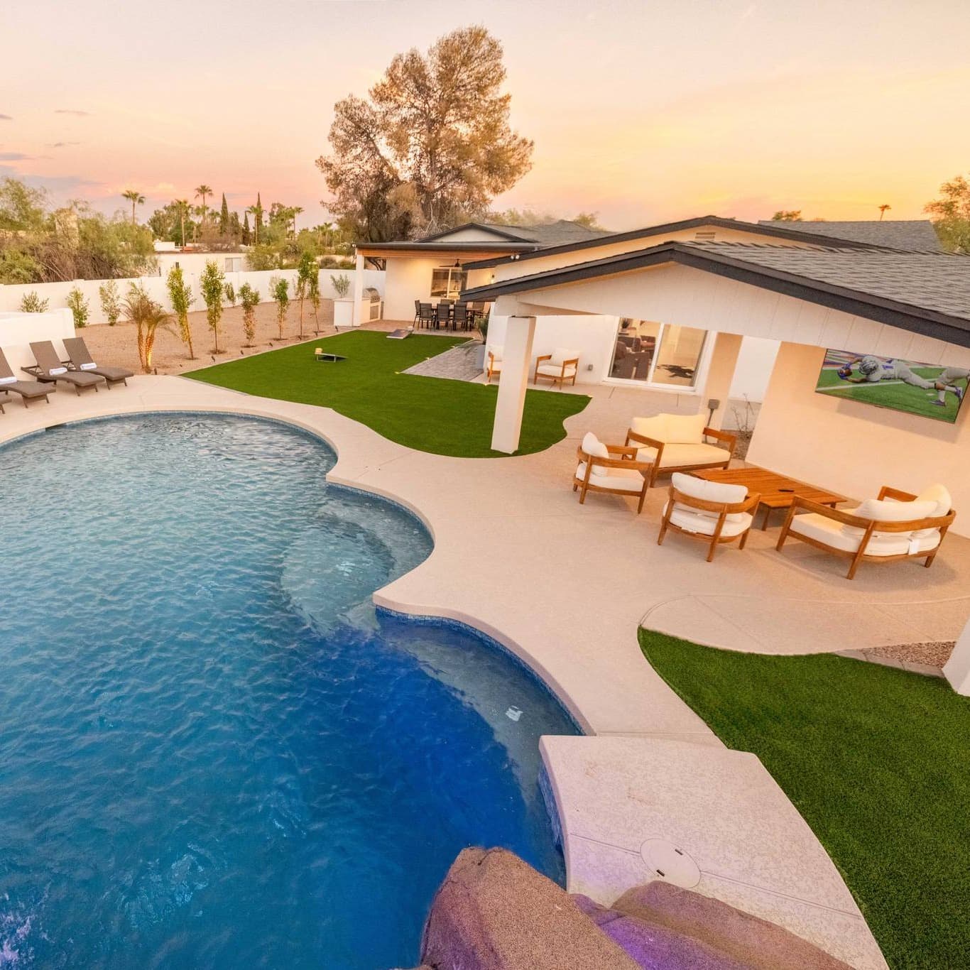 Residence at King's Place - Image 1