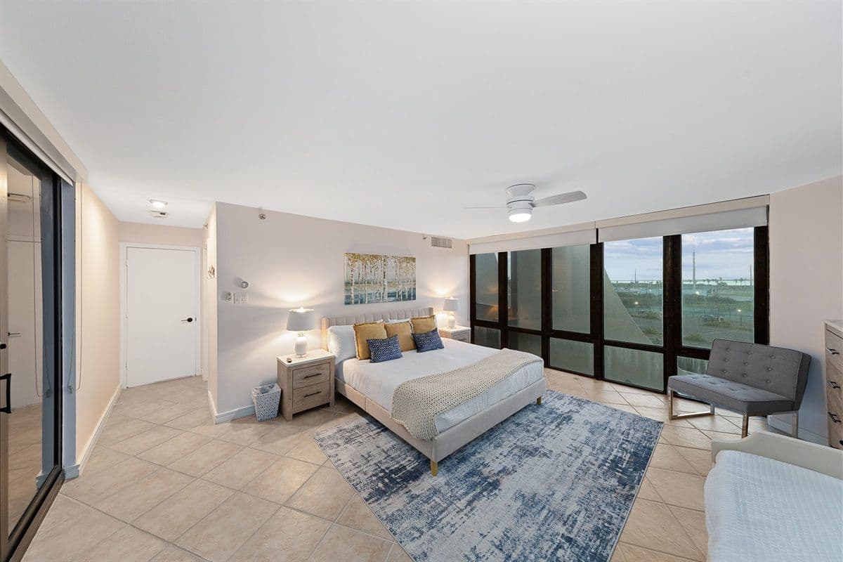 Bridgepoint Residence - Image 20