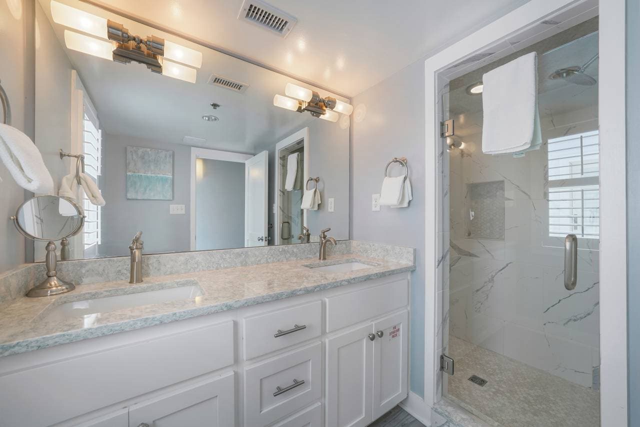 Above The Crowd Home - Image 20