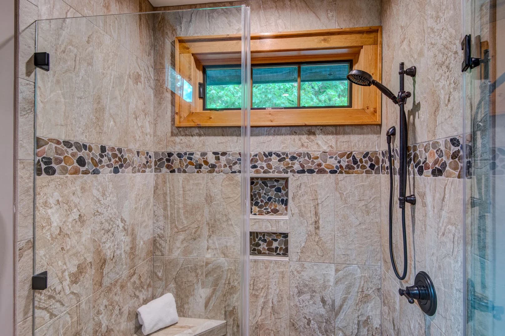 Banner View - Image 30