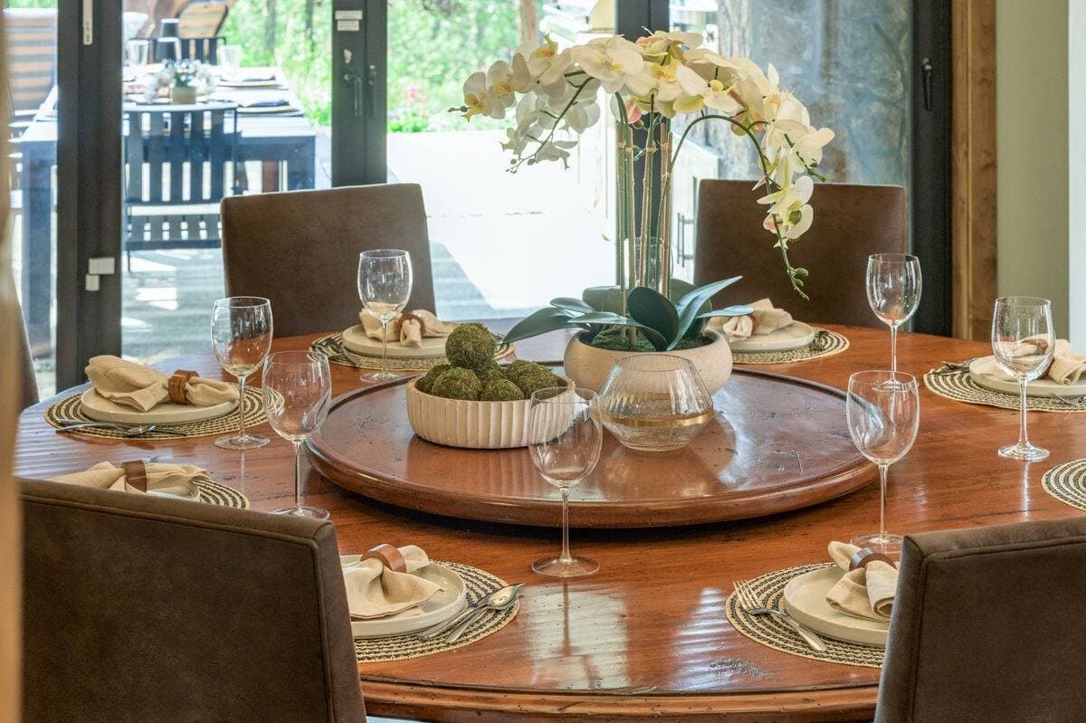 Four Sisters - Image 19