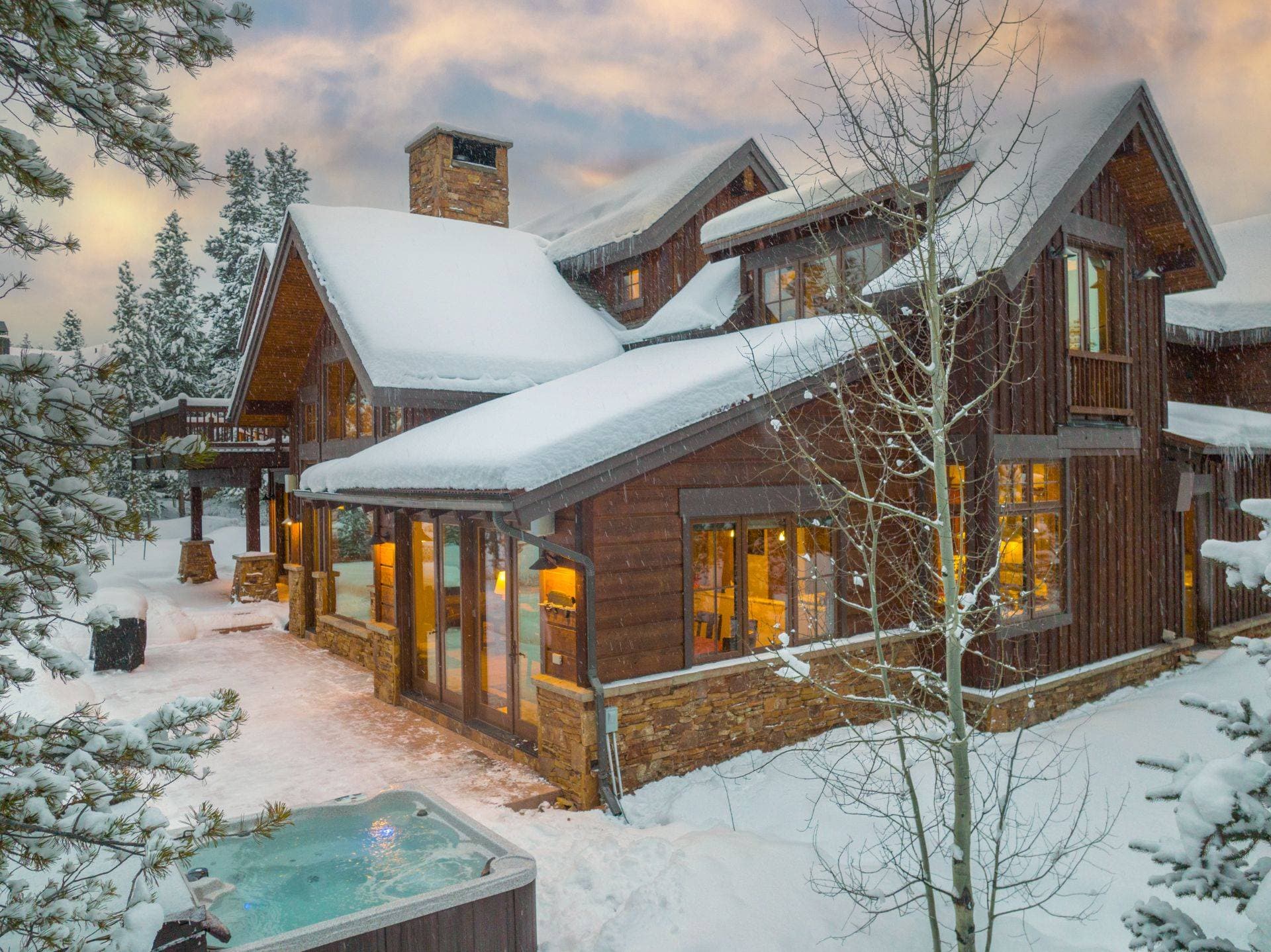 Last Nickel Lodge - Image 36